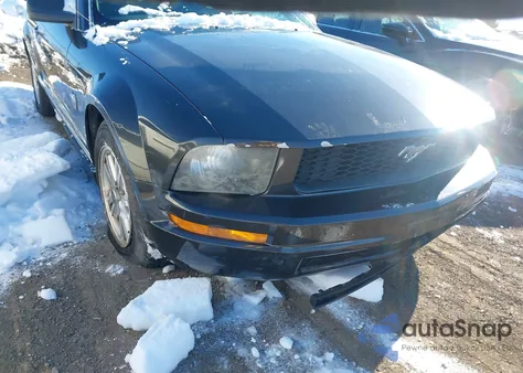 2009 Ford Mustang V6/V6 Premium from USA, damaged, VIN 1ZVHT80N995141487